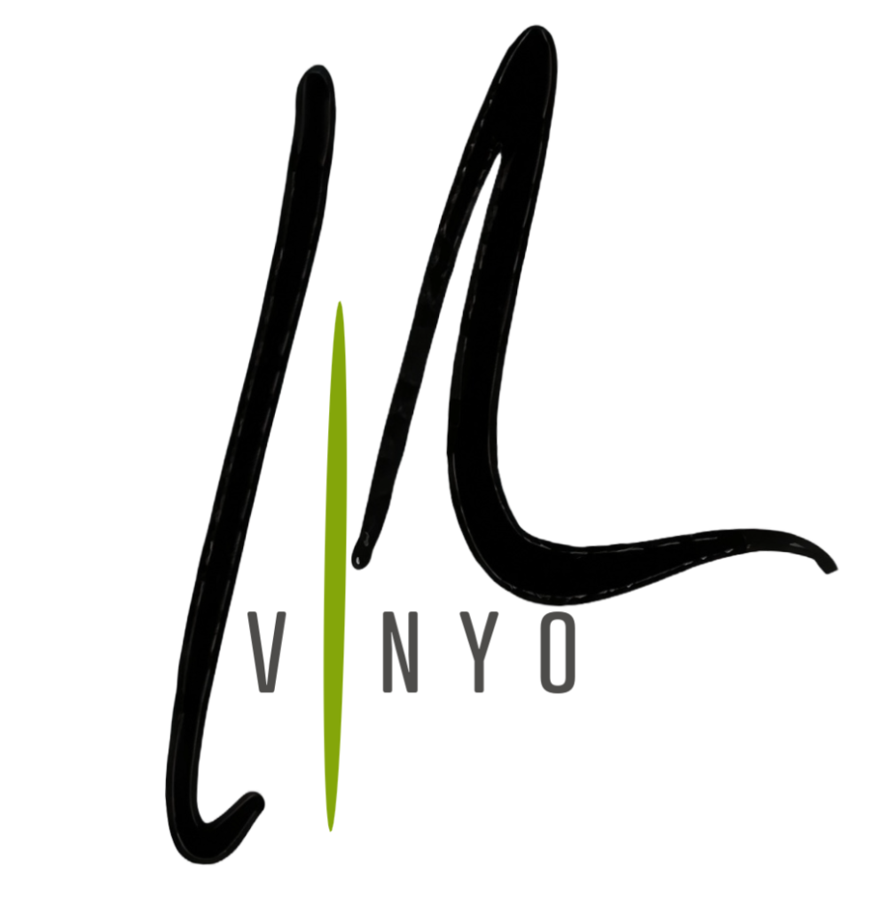 1127Mvinyo-Logo